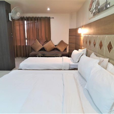 Cherrystay Kiran Inn Indore Exterior foto