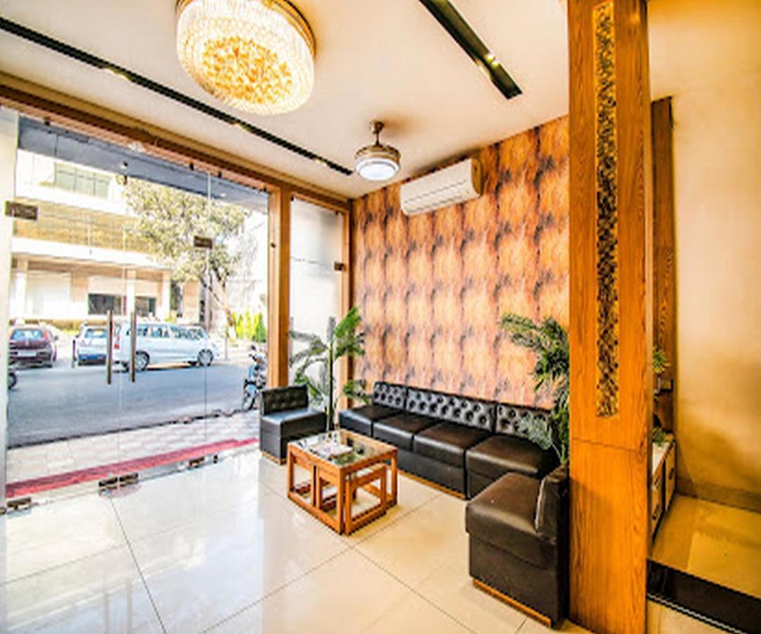 Cherrystay Kiran Inn Indore Exterior foto