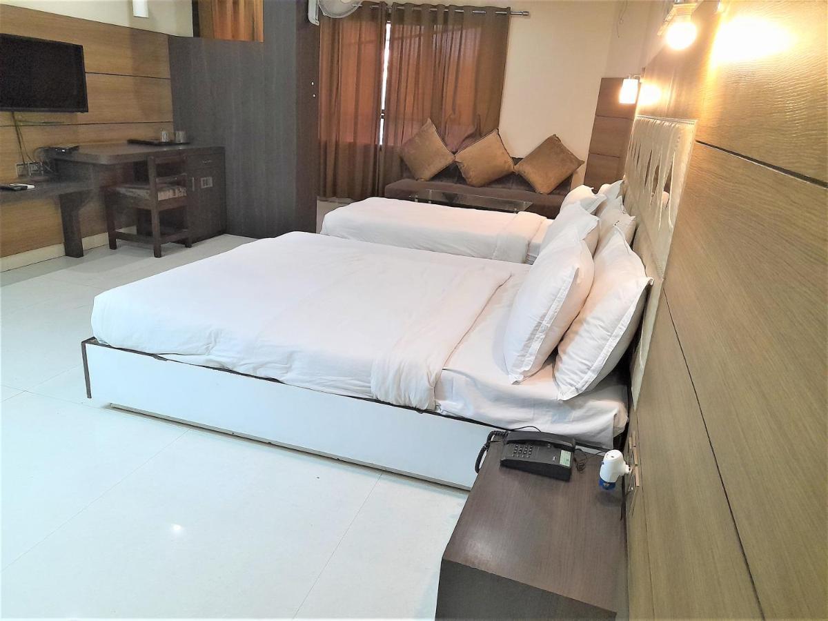 Cherrystay Kiran Inn Indore Exterior foto